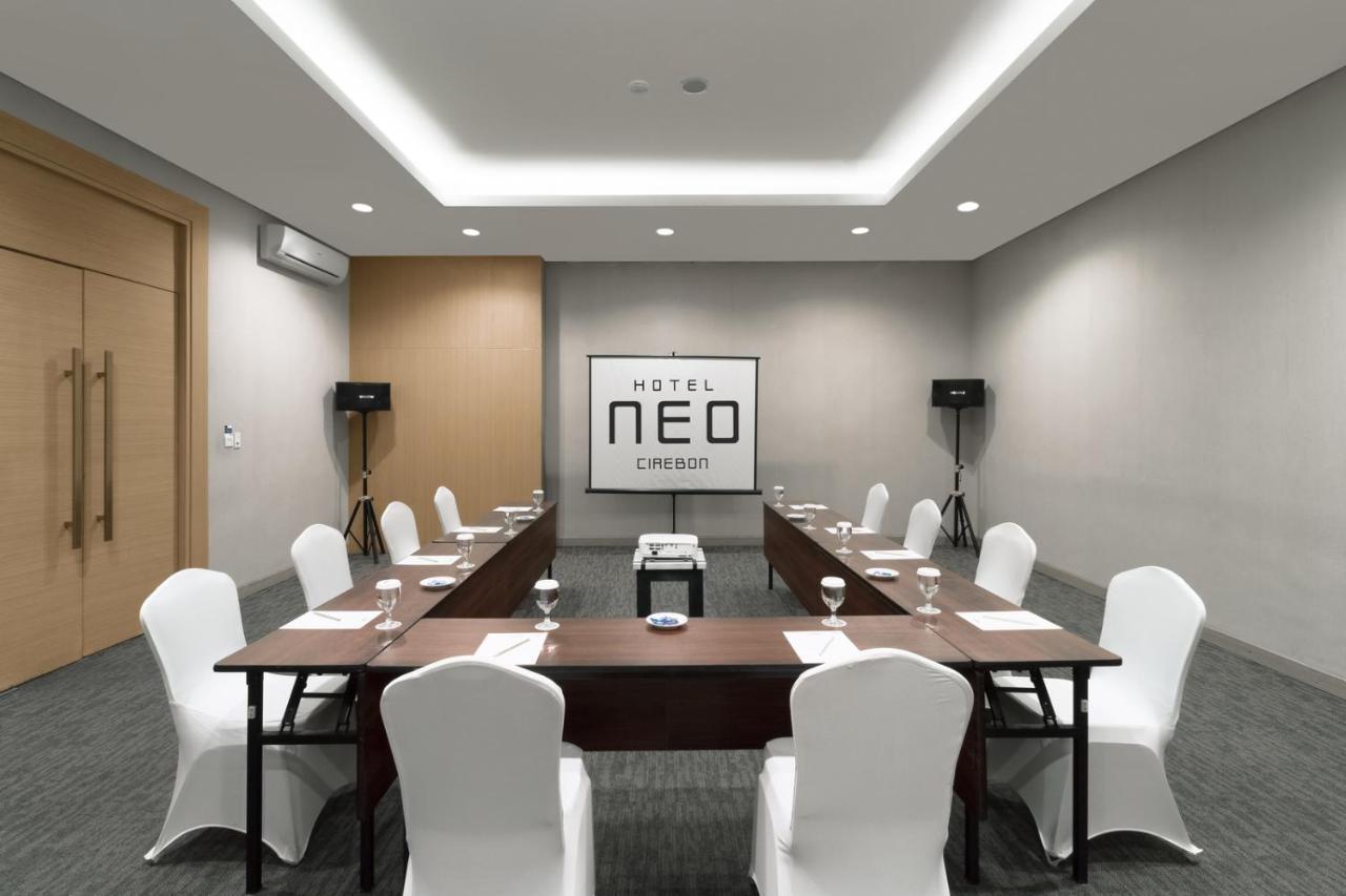 Hotel Neo Cirebon By Aston Экстерьер фото