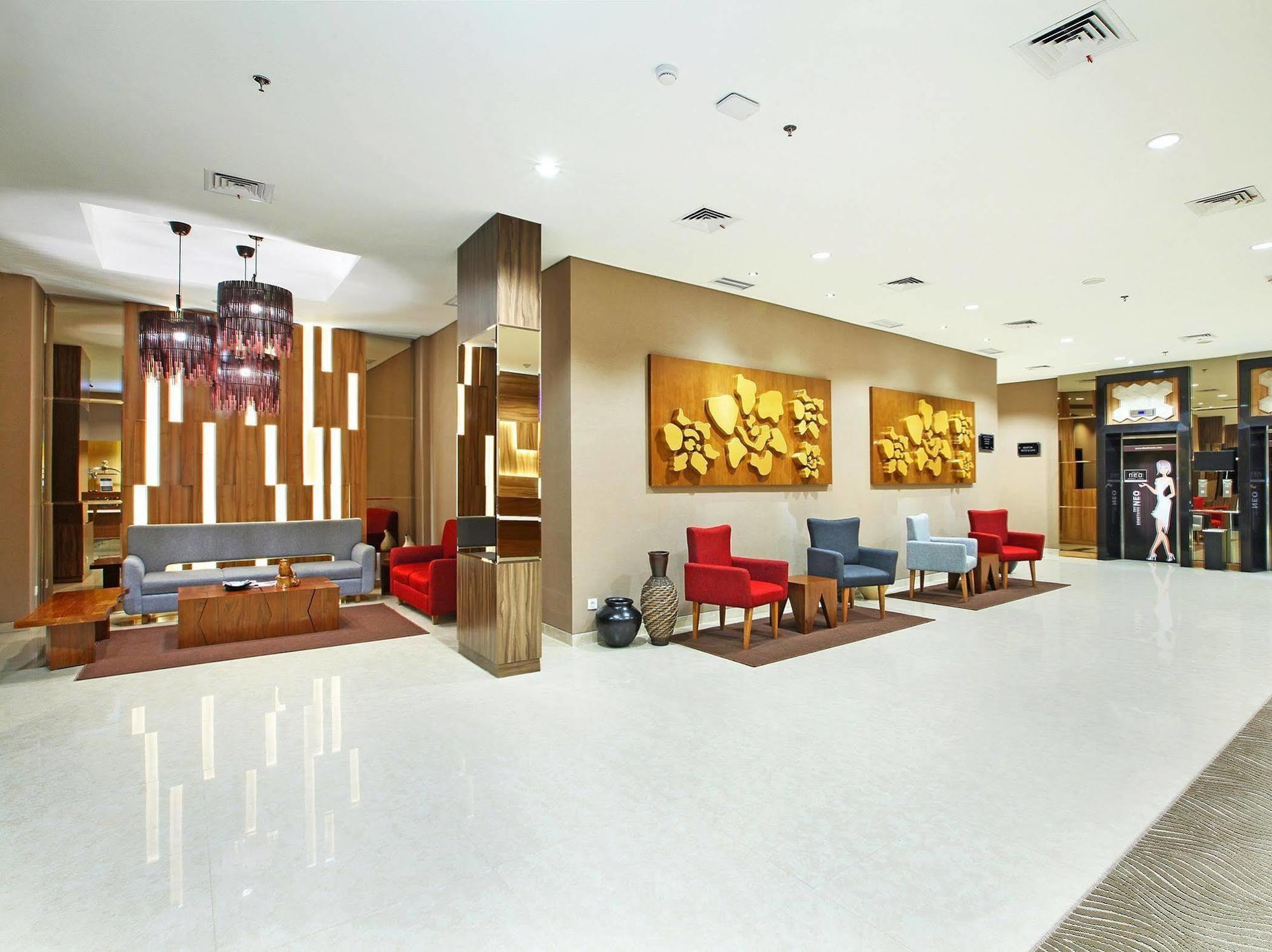 Hotel Neo Cirebon By Aston Экстерьер фото